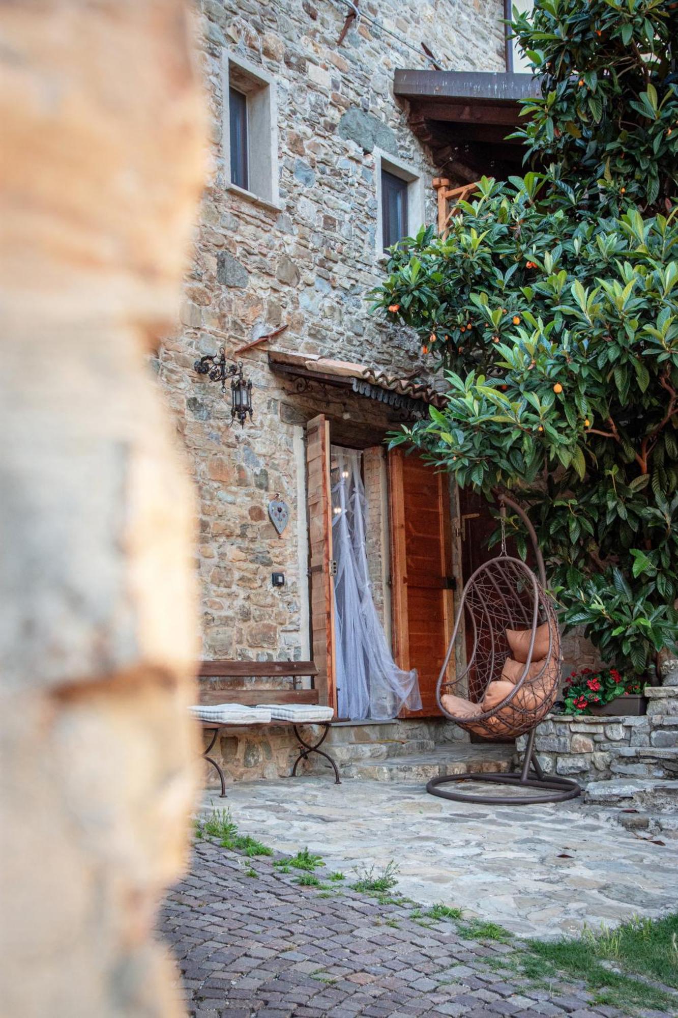 Il Nido Di Matilde _Monolocale Design Sul Fiume_ Apartment Rossena Luaran gambar